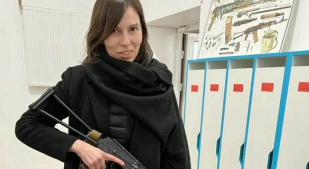 Maria Kozij, dalle passerelle alla scuola di kalashnikov: «Tornerò a sfilare ma ora devo difendere la mia gente»