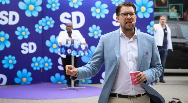 Lofven sfiduciato dal Parlamento: l'ultradestra ago della bilancia in Svezia