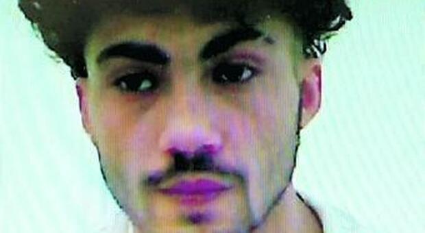 Detenuto "acrobata" evade dal carcere di Latina, caccia all'uomo