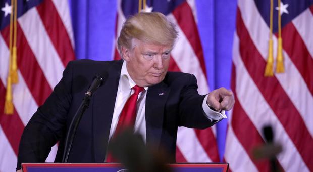 Trump vuole cacciare la stampa: incontri e conferenze fuori dalla Casa Bianca?