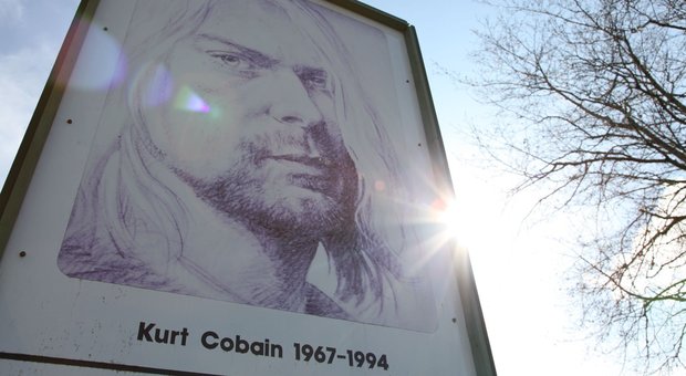 Kurt Cobain, a 25 anni dalla morte parla Bruce Pavitt: «Sognava di riempire il Colosseo, se solo tornassi indietro...»