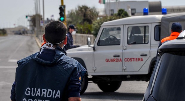 immagine Spiagge chiuse sul litorale di Roma: i controlli della Guardia Costiera