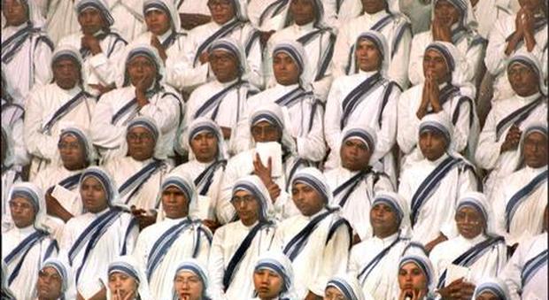India, arrestata suora dell'organizzazione di Madre Teresa di Calcutta: avrebbe venduto un bambino