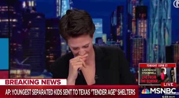 Usa, giornalista legge in diretta la notizia dei bimbi messicani in gabbia e non riesce a trattenere le lacrime