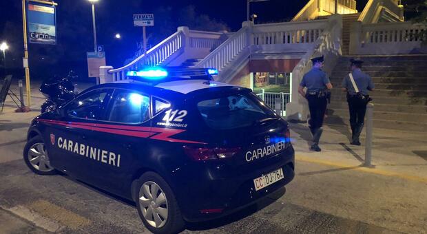 I carabinieri impegnati nel controllo la notte di venerdì a Palombina Nuova