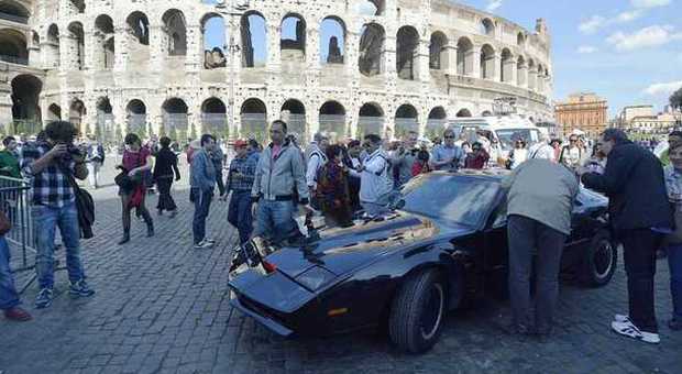 Kitt, la SuperCar di Knight parcheggiata al Colosseo