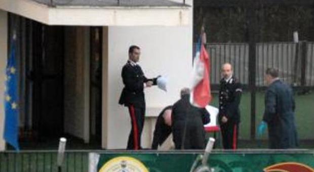 I rilievi dei carabinieri dopo il suicidio (ottobre 2008)