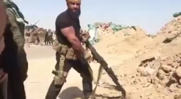 Isis, l'incubo dei jihadisti è tornato: Abu Azrael in prima linea per la riconquista di Falluja