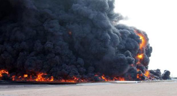 Libia, esplosione in oleodotto Petrolio vola in borsa New York