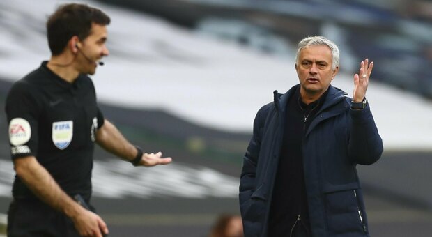 Roma, Mourinho nuovo allenatore: lo Special One ha vinto 25 titoli in carriera. Ecco come giocherà