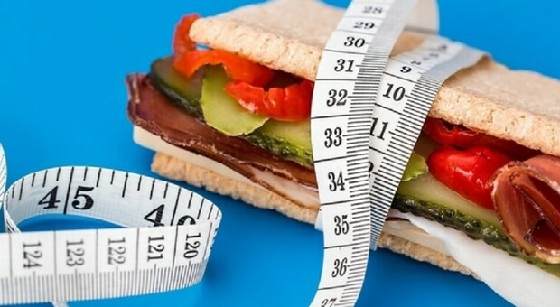 Dieta del digiuno intermittente, lo studio: «Aumenta il rischio di morte per eventi cardiovascolari»