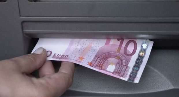Allarme Bancomat, non ci sono più banconote da 10 euro