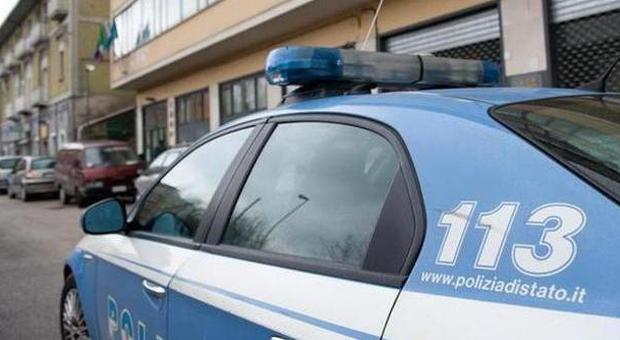 Napoli, poliziotti sparati all'alt, presi i tre malviventi fuggiti con lo scooter: uno era un evaso