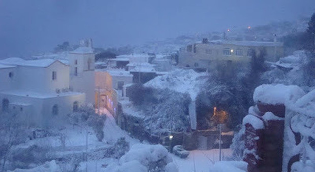 Campania, neve anche a Ischia nella zona colpita dal sisma