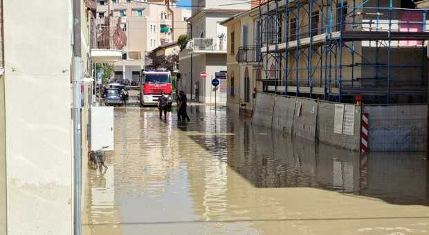 Indifesi contro l'alluvione, 9 sindaci alla Regione: «Non possiamo controllare il fiume, serve un nuovo sistema»
