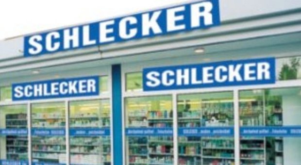 Un punto vendita Schlecker (archivio)