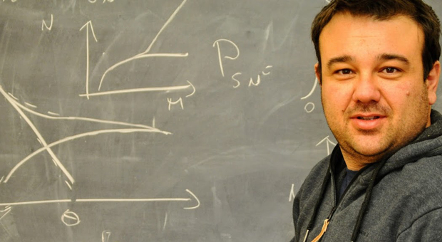 Astrofisico precario in Italia diventa professore a Miami: «In un anno guadagno quanto quattro qui»