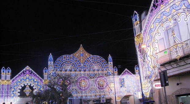 Crolla una luminaria per la festa del Sacro Cuore nel Napoletano: nessun ferito