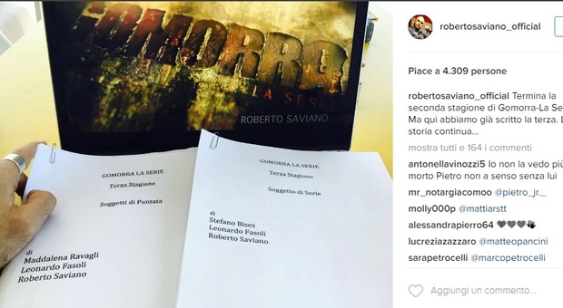 Roberto Saviano su Instagram:" Abbiamo già scritto la terza stagione di Gomorra"