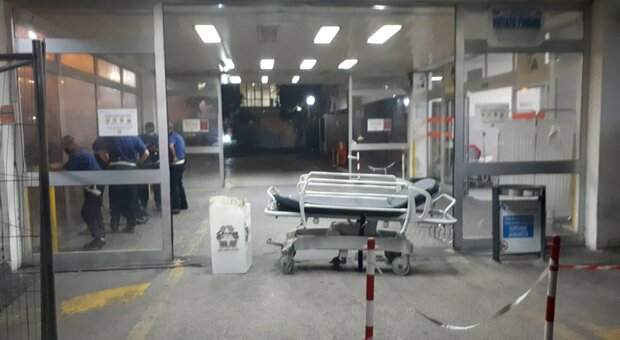 Coronavirus in Campania, ospedali di nuovo a rischio stress: troppi ricoveri in terapia intensiva