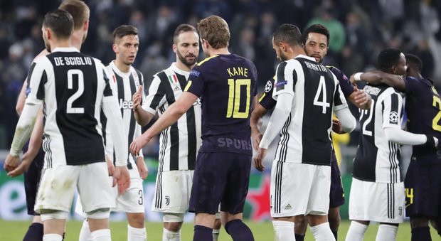 Juventus, l'ira di Allegri e il nervosismo di Higuain: le scorie in bianco e nero del dopo Tottenham