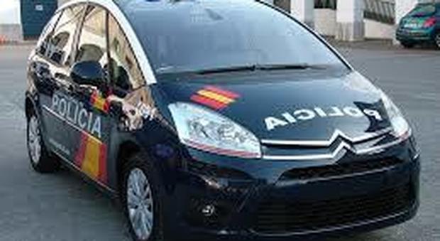 Spagna, abusa di bimba di 17 mesi e poi la butta dalla finestra: arrestato trentenne