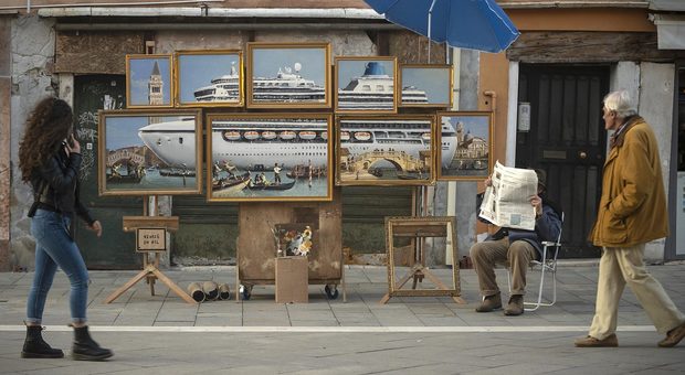 Banksy, il re della Street art "cacciato" dai vigili a San Marco