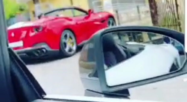 Napoli: in permesso dagli arresti domiciliari, il boss va in Ferrari alla Comunione del figlio. Lo scorta il capozona in Lamborghini