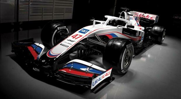Haas presenta la VF-21 per la prossima stagione di F1