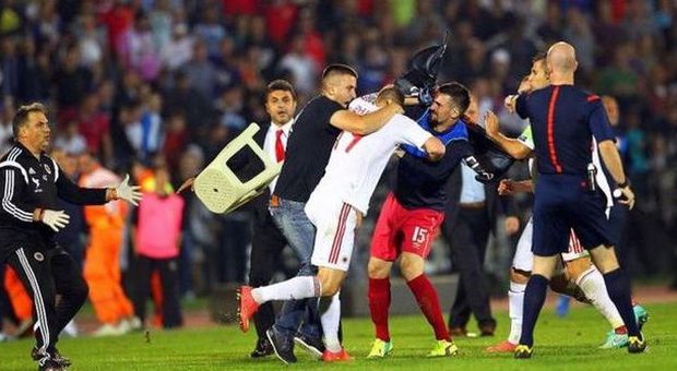 Serbia-Albania: Mano pesante della Uefa sconfitta 3-0 a tavolino all'Albania e meno tre punti per i serbi