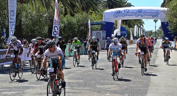 San Benedetto, più di 1500 ciclisti sul lungomare per la Gran Fondo