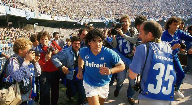 Coronavirus, Maradona scrive ai napoletani: «Speriamo di uscirne»