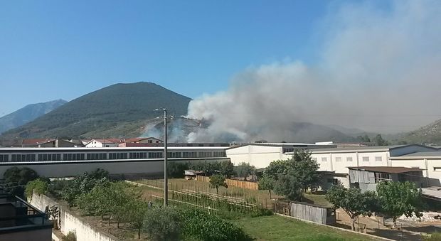 Incendi: piromane arrestato a Solopaca, case sgomberate a San Salvatore