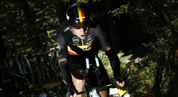 Tour de France, bruttissimo incidente per Van Aert
