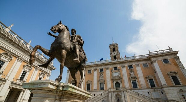 Roma, sfida all'ultimo voto: una lista con Calenda, sette con Gualtieri