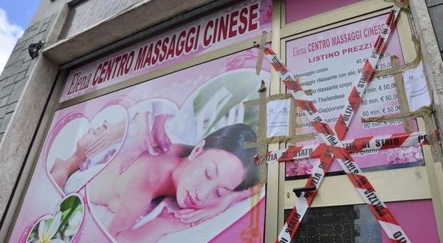 Roma, centri massaggi a luci rosse: arrestata 44enne cinese