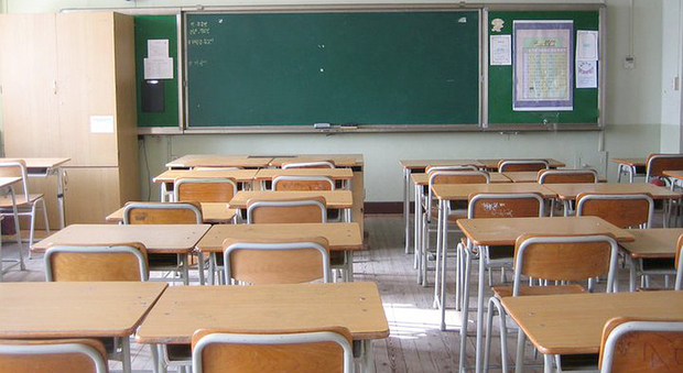 Covid a Cicciano, 4 alunni positivi: sindaco chiude un plesso scolastico