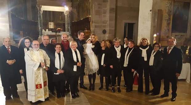 La cantante Annalisa Minetti ha oggi battezzato la figlia nella splendida Abbazia di Farfa