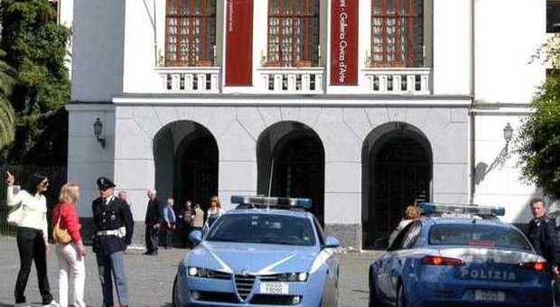 Repulisti della polizia tra Cava e Salerno, un arresto e cinque denunce