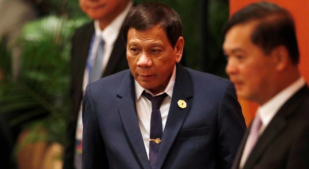 Il presidente filippino choc: "A 16 anni uccisi un uomo a pugnalate solo per uno sguardo"