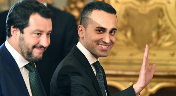 È gelo tra Salvini e Di Maio: sfida per intestarsi il rilancio