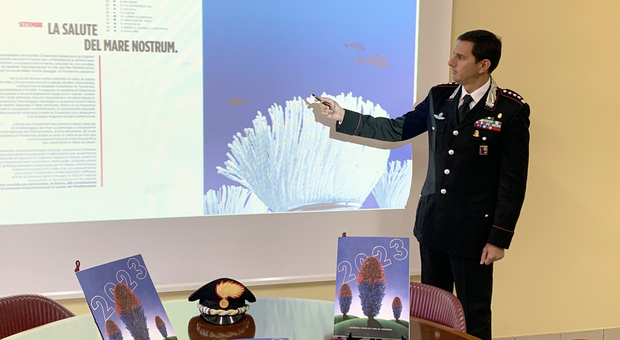 Terni, presentato il calendario storico dei carabinieri: Il 2023 nel segno dell'ambiente