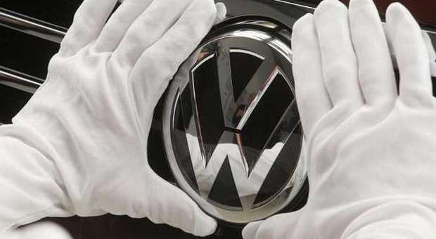 Frode in commercio, la Finanza perquisisce la sede della Volkswagen