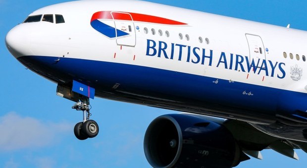 Attacco hacker al sito di British Airways, rubati dati di 380 mila clienti: «Controllate conti e carte»