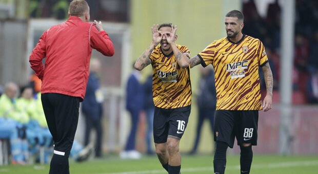 Il Benevento esulta allo stadio Ciro Vigorito