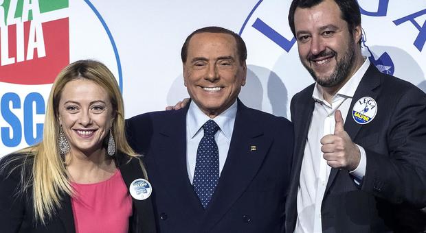 Sicurezza, M5S in rivolta. E ora Salvini chiama Forza Italia