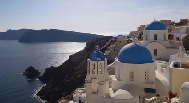 La Grecia chiude le spiagge: mare vietato ai turisti italiani nell'estate 2020