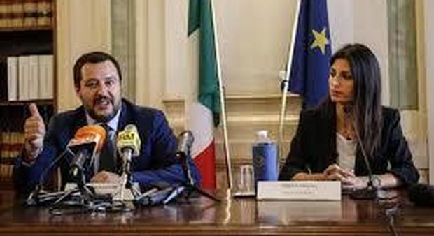Raggi e la vendetta contro Salvini: otto mesi di guerra e un’Opa fallita