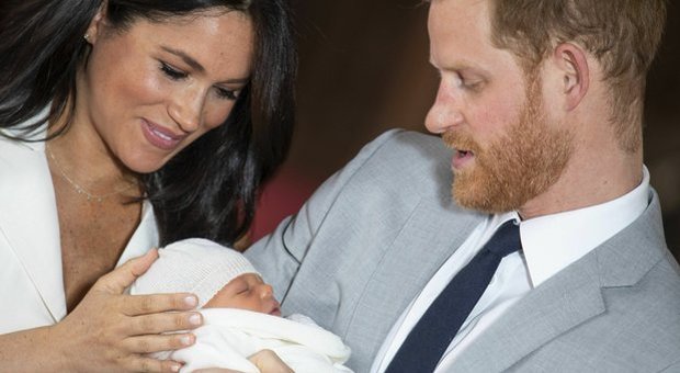 Archie, Harry e Meghan hanno già cambiato tre 'tate' per il Royal Baby