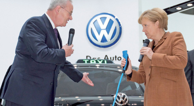 L'ad di Volkswagen Group Winterkorn con la Cancelliera Merkel